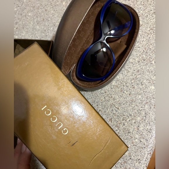 Gucci Blue Cat-Eye Sunglasses - Picture 10 of 10